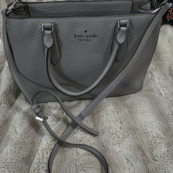 Kate Spade's Pebbled Leather Mulberry Tote/ Crossbody/Shoulder Bag In Grey. - Picture 4 of 16